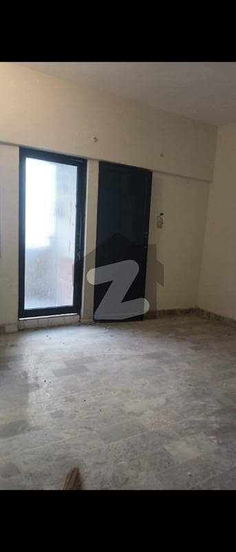 گلستانِ جوہر کراچی میں 3 کمروں کا 6 مرلہ فلیٹ 1.6 کروڑ میں برائے فروخت۔