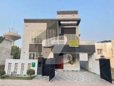 بحریہ آرچرڈ فیز 1 بحریہ آرچرڈ,لاہور میں 5 کمروں کا 10 مرلہ مکان 4.0 کروڑ میں برائے فروخت۔