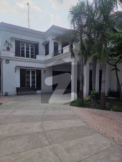 4.5 Kanal Huge House For Rent