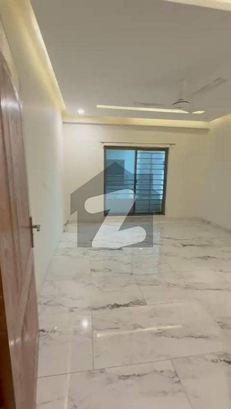 Facing Lak 3 Bed Room Apartments For Rent in Askari 11 Lahore Facing Lak 3 Bed Room Apartments For Rent in Askari 11 Lahore