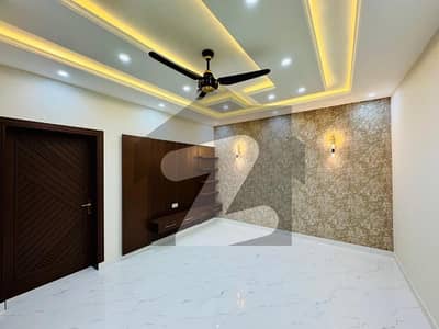 Prime Location House Of 10 Marla Is Available In Contemporary Neighborhood Of Citi Housing Society