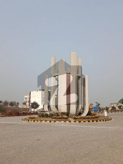 Solid Land 8 Marla Plot For Sale