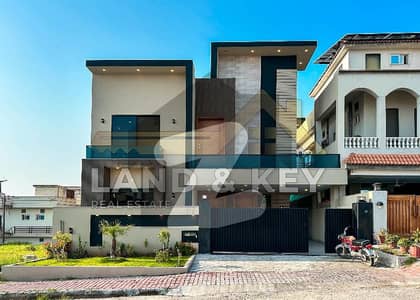 بحریہ گرینز۔ اوورسیز انکلیو - سیکٹر 5 بحریہ گرینز۔ اوورسیز انکلیو,بحریہ ٹاؤن فیز 8,بحریہ ٹاؤن راولپنڈی,راولپنڈی میں 5 کمروں کا 10 مرلہ مکان 5.7 کروڑ میں برائے فروخت۔