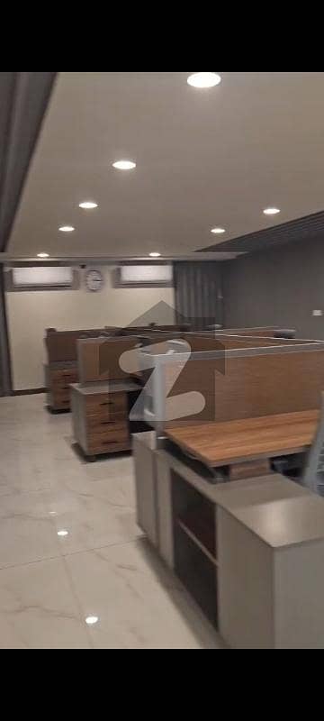 ایف ۔ 11 مرکز ایف ۔ 11,اسلام آباد میں 9 مرلہ دفتر 7.5 لاکھ میں کرایہ پر دستیاب ہے۔