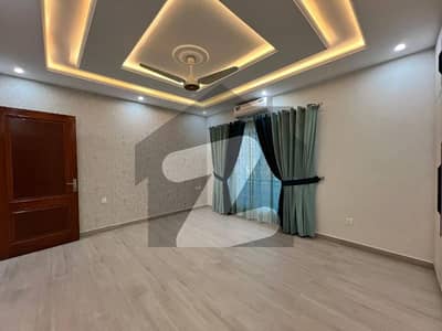 1 KANAL Full house 6 Bedroom 2 Gas Meter 2 Electricity Meter Good Location House