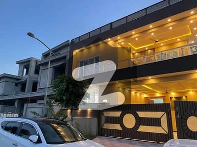 ٹاپ سٹی 1 - بلاک اے ٹاپ سٹی 1,اسلام آباد میں 5 کمروں کا 10 مرلہ مکان 4.25 کروڑ میں برائے فروخت۔
