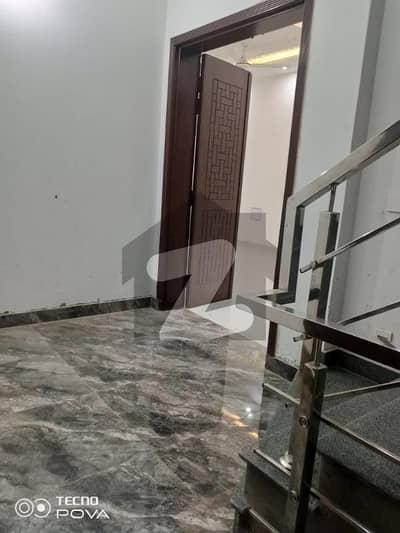 او پی ایف ہاؤسنگ سکیم لاہور میں 2 کمروں کا 10 مرلہ بالائی پورشن 55.0 ہزار میں کرایہ پر دستیاب ہے۔