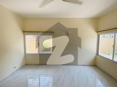 FOR RENT 800 Sqyrd Fully Renovated Single Storey House With Beautiful Lawn Only Foreigners E_7