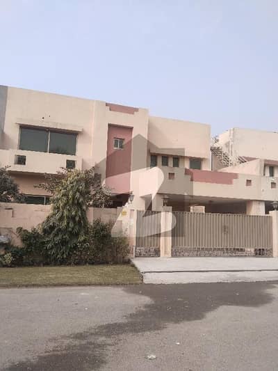 3 Bed Room House Available For Sale in Askari 11