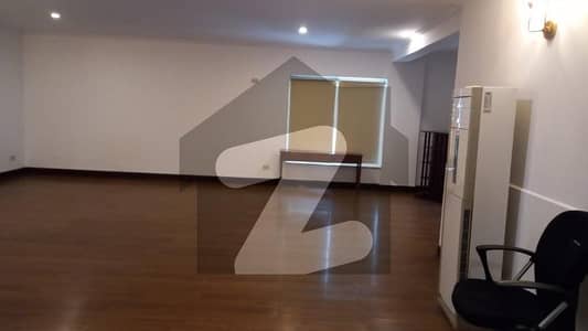 گلبرگ لاہور میں 3 کمروں کا 9 مرلہ فلیٹ 1.65 لاکھ میں کرایہ پر دستیاب ہے۔ گلبرگ لاہور میں 3 کمروں کا 9 مرلہ فلیٹ 1.65 لاکھ میں کرایہ پر دستیاب ہے۔