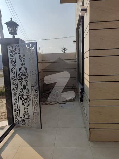 پیراگون سٹی لاہور میں 3 کمروں کا 5 مرلہ مکان 2.2 کروڑ میں برائے فروخت۔