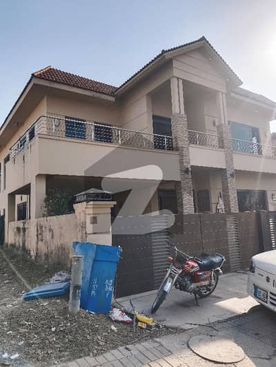 بحریہ ٹاؤن فیز 5 بحریہ ٹاؤن راولپنڈی,راولپنڈی میں 3 کمروں کا 1 کنال بالائی پورشن 1.0 لاکھ میں کرایہ پر دستیاب ہے۔ بحریہ ٹاؤن فیز 5 بحریہ ٹاؤن راولپنڈی,راولپنڈی میں 3 کمروں کا 1 کنال بالائی پورشن 1.0 لاکھ میں کرایہ پر دستیاب ہے۔