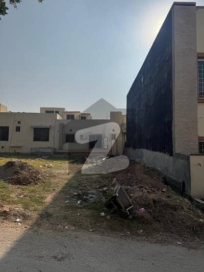 بحریہ ٹاؤن فیز 8 ۔ عثمان بلاک بحریہ ٹاؤن فیز 8 ۔ سفاری ویلی,بحریہ ٹاؤن فیز 8,بحریہ ٹاؤن راولپنڈی,راولپنڈی میں 7 مرلہ رہائشی پلاٹ 78.0 لاکھ میں برائے فروخت۔