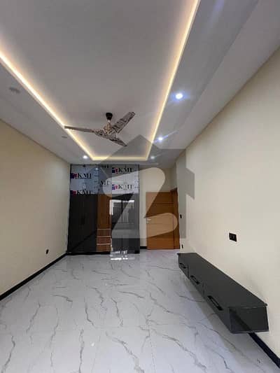 گلبرگ ریزیڈنشیا - بلاک آئ گلبرگ ریزیڈنشیا,گلبرگ,اسلام آباد میں 5 کمروں کا 7 مرلہ مکان 4.3 کروڑ میں برائے فروخت۔