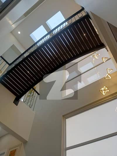 ڈی ایچ اے فیز 6 ڈی ایچ اے ڈیفینس,کراچی میں 6 کمروں کا 1 کنال مکان 4.0 لاکھ میں کرایہ پر دستیاب ہے۔