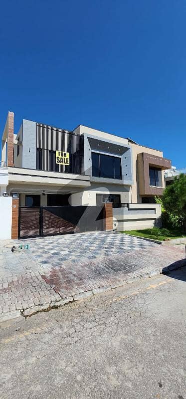 10 Marla Brand New Designer House