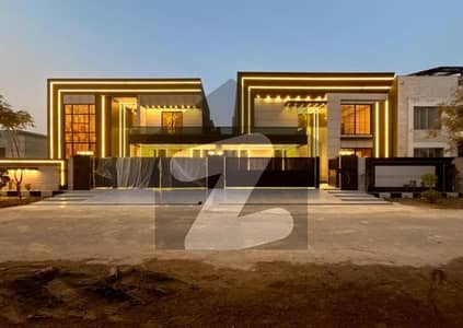 واپڈا ٹاؤن لاہور میں 10 کمروں کا 1 کنال مکان 6.5 کروڑ میں برائے فروخت۔