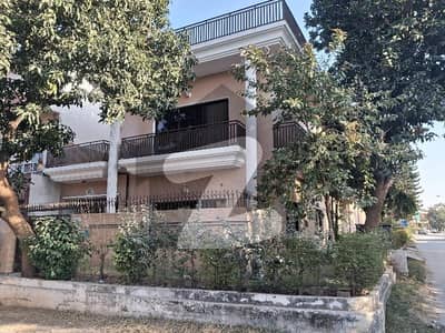 A Corner Single Unit Liveable House for Sale in G-11 A Corner Single Unit Liveable House for Sale in G-11