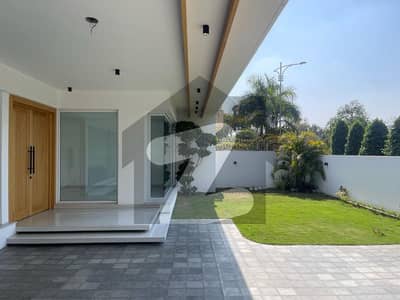 ڈی ایچ اے فیز 8 - بلاک سی ڈی ایچ اے فیز 8,ڈی ایچ اے ڈیفینس,لاہور میں 5 کمروں کا 1 کنال مکان 14.5 کروڑ میں برائے فروخت۔ ڈی ایچ اے فیز 8 - بلاک سی ڈی ایچ اے فیز 8,ڈی ایچ اے ڈیفینس,لاہور میں 5 کمروں کا 1 کنال مکان 14.5 کروڑ میں برائے فروخت۔