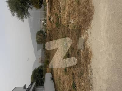 ڈی ۔ 12 اسلام آباد میں 1 کنال رہائشی پلاٹ 15.5 کروڑ میں برائے فروخت۔