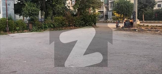 آئی ۔ 10 اسلام آباد میں 6 کنال کمرشل پلاٹ 55.0 کروڑ میں برائے فروخت۔