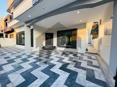 1 Kanal Used House Available For Sale