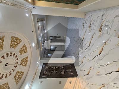 الرحمان گارڈن فیز 2 الرحمان گارڈن,لاہور میں 4 کمروں کا 6 مرلہ مکان 2.35 کروڑ میں برائے فروخت۔