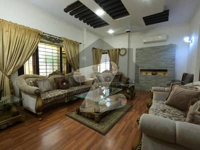 500 Yard Slightly Used Like New Bungalow For Sale In Phase 6