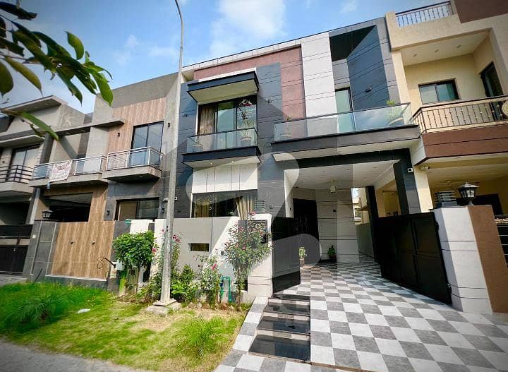 Modern Design House Available For Sale Modern Design House Available For Sale