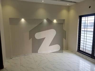 House 3 Bed With Bath TV Lounge Kitchen