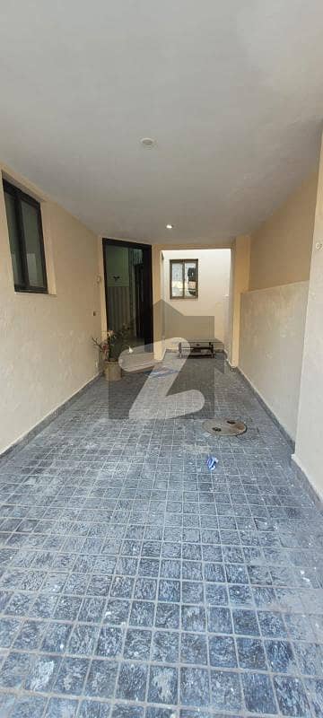 بحریہ ٹاؤن سیکٹر سی بحریہ ٹاؤن,لاہور میں 2 کمروں کا 5 مرلہ مکان 1.5 کروڑ میں برائے فروخت۔