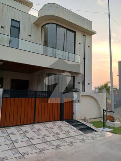 پارک ویو سٹی لاہور میں 3 کمروں کا 5 مرلہ مکان 2.4 کروڑ میں برائے فروخت۔