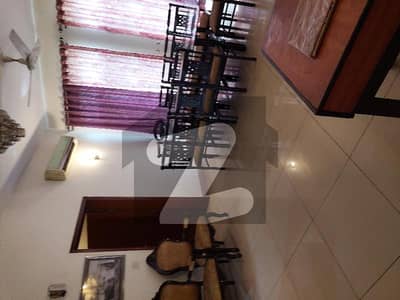 F10 / 4 Bed Rooms Corner House Double Kitchen