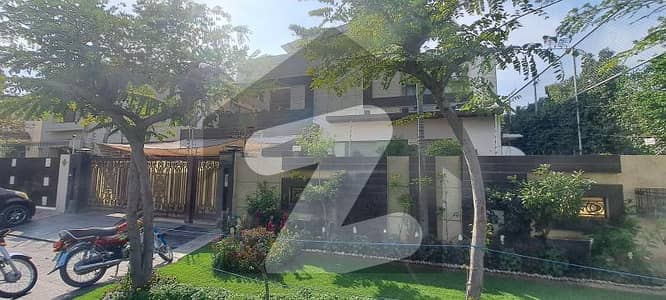 ڈی ایچ اے فیز 6 - بلاک بی فیز 6,ڈیفنس (ڈی ایچ اے),لاہور میں 7 کمروں کا 1 کنال مکان 11.0 کروڑ میں برائے فروخت۔ ڈی ایچ اے فیز 6 - بلاک بی فیز 6,ڈیفنس (ڈی ایچ اے),لاہور میں 7 کمروں کا 1 کنال مکان 11.0 کروڑ میں برائے فروخت۔