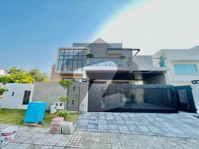 ڈی ایچ اے ڈیفینس فیز 2 ڈی ایچ اے ڈیفینس,اسلام آباد میں 5 کمروں کا 1 کنال مکان 14.5 کروڑ میں برائے فروخت۔