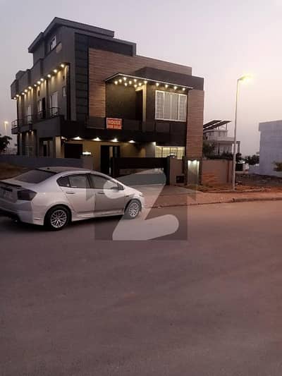 بحریہ ٹاؤن فیز 8 بحریہ ٹاؤن راولپنڈی,راولپنڈی میں 5 کمروں کا 11 مرلہ مکان 4.6 کروڑ میں برائے فروخت۔