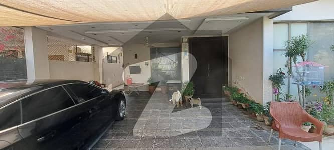 ڈی ایچ اے فیز 5 ڈیفنس (ڈی ایچ اے),لاہور میں 5 کمروں کا 1 کنال مکان 7.6 کروڑ میں برائے فروخت۔