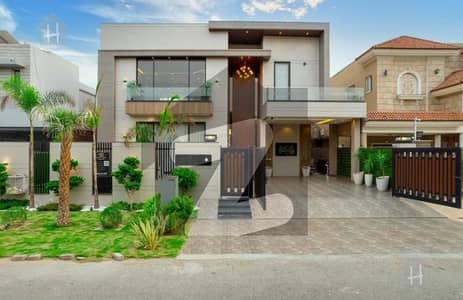 فارمانئیٹس ہاؤسنگ سکیم لاہور میں 4 کمروں کا 10 مرلہ مکان 3.65 کروڑ میں برائے فروخت۔