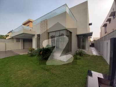 ONE KANAL BEAUTIFUL HOUSE AVALIABLE FOR RENT IN DHA DEFANCE PHASE 7
