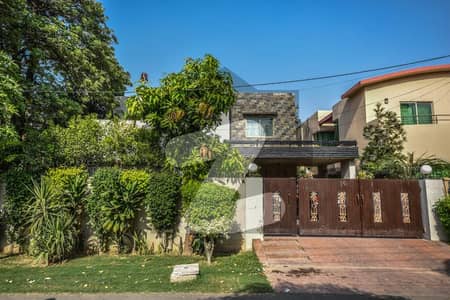 Luxury 1 Kanal House For Sale Ex-Air Avenue Luxury 1 Kanal House For Sale Ex-Air Avenue