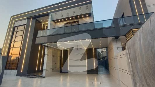 آئی ای پی انجنیئرز ٹاؤن ۔ سیکٹر اے آئی ای پی انجینئرز ٹاؤن,لاہور میں 6 کمروں کا 1 کنال مکان 6.5 کروڑ میں برائے فروخت۔