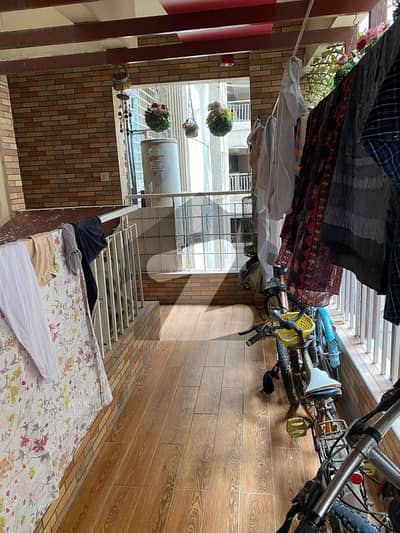 کلفٹن ۔ بلاک 2 کلفٹن,کراچی میں 3 کمروں کا 8 مرلہ فلیٹ 1.3 لاکھ میں کرایہ پر دستیاب ہے۔