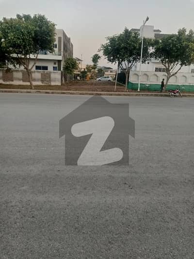 Blvd 10 Marla Plot Front Back Open