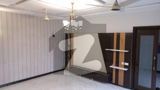 1KANAL 6BEDROOM FULLY RENOVATED HOUSE AVAILABLE FOR RENT IN LAKE CITY MEADOWS