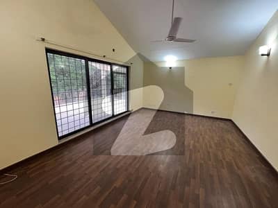 Elegant 6-Bedrooms Double Storey 666 Sq Yards House For Sale In F-7