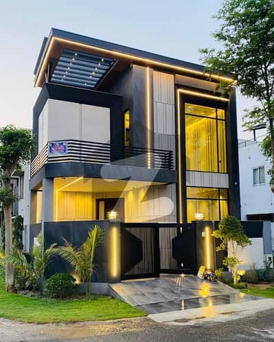 5 MARLA BRAND NEW ULTRA MODERN HOUSE FOR SALE NEAR TO PARK