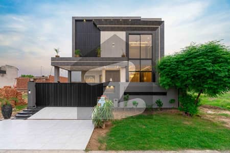 ڈی ایچ اے فیز 7 - بلاک یو فیز 7,ڈیفنس (ڈی ایچ اے),لاہور میں 4 کمروں کا 10 مرلہ مکان 5.0 کروڑ میں برائے فروخت۔