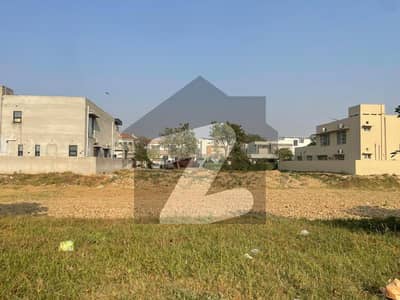 1 KANAL RESIDENTIAL PLOT FOR SALE IN DHA PHASE 8 -X BLOCK.