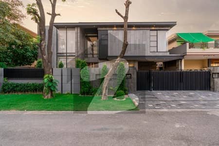 ڈی ایچ اے فیز 7 - بلاک کیو فیز 7,ڈیفنس (ڈی ایچ اے),لاہور میں 5 کمروں کا 1 کنال مکان 7.85 کروڑ میں برائے فروخت۔