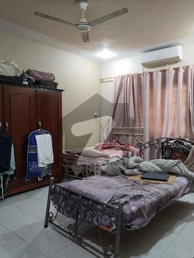 ڈی ایچ اے فیز 4 ڈی ایچ اے ڈیفینس,کراچی میں 4 کمروں کا 10 مرلہ مکان 6.9 کروڑ میں برائے فروخت۔